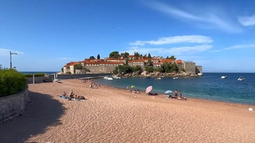 Ležaljke čak 240 evra: Sveti Stefan ponovo otvara vrata poslije pet godina