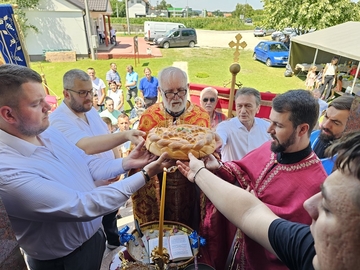 Velika Crkveno-narodna svetkovina u Ugljevičkoj Obriježi: Slava Bogu-počast junacima (FOTO)