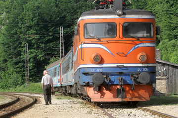 Više šefova nego vozova: Radnici bez osiguranja, uprava ŽRS zapošljava nove direktore