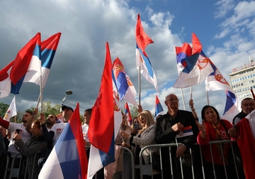 Vijore se zastave, hiljade učesnika stiglo na Trg Krajine: Sve spremno za miting "Srpska te zove"