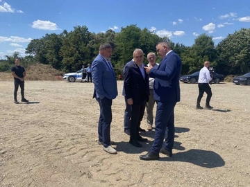 Minić i Stevanović na gradilištu auto-puteva kod Bijeljine