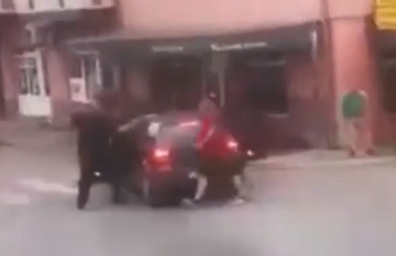 UHAPŠEN "VOZAČ-UBICA": U punoj brzini uletio uz baštu lokala, jedna osoba preminula od povreda 