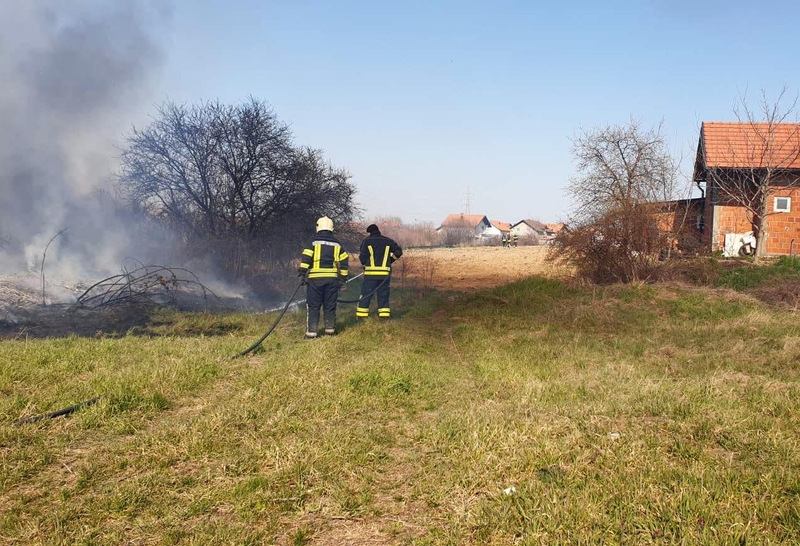 Bijeljinski vatrogasci gasili tri požara u svega dva sata