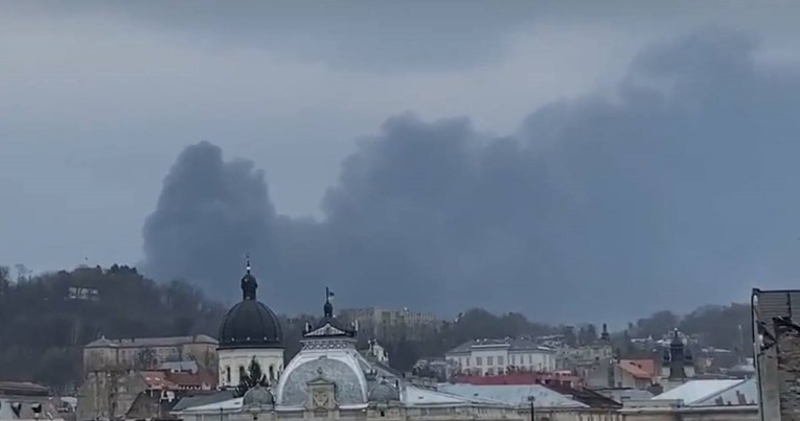 Novi udar na Lavov, pogođen rezervoar nafte