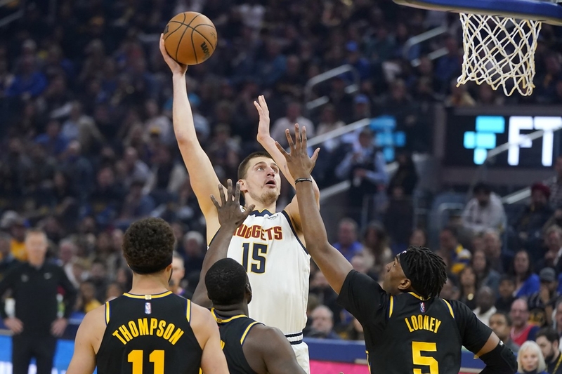 Objavljeni kandidati za NBA nagrade, Jokić među tri najbolja igrača lige