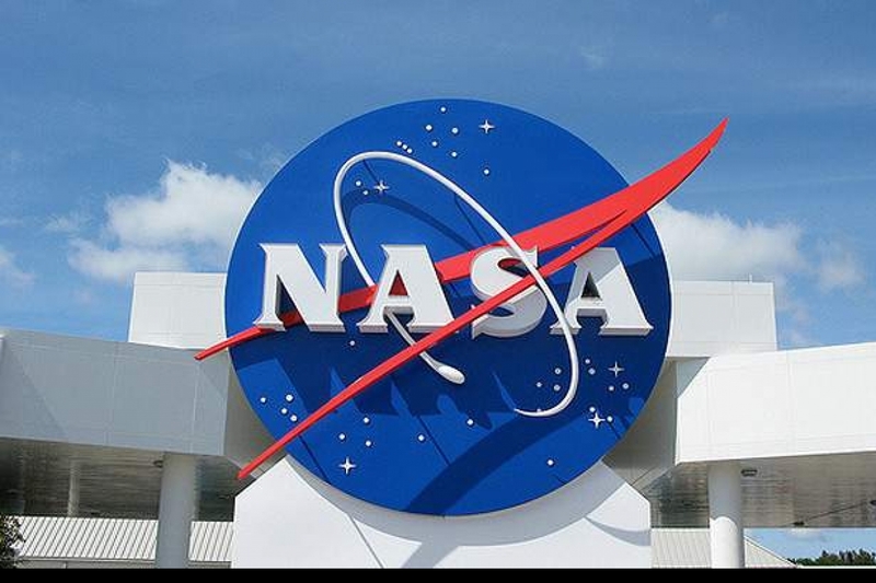 NASA u svemir šalje slike nagih ljudi da privuče vanzemaljce